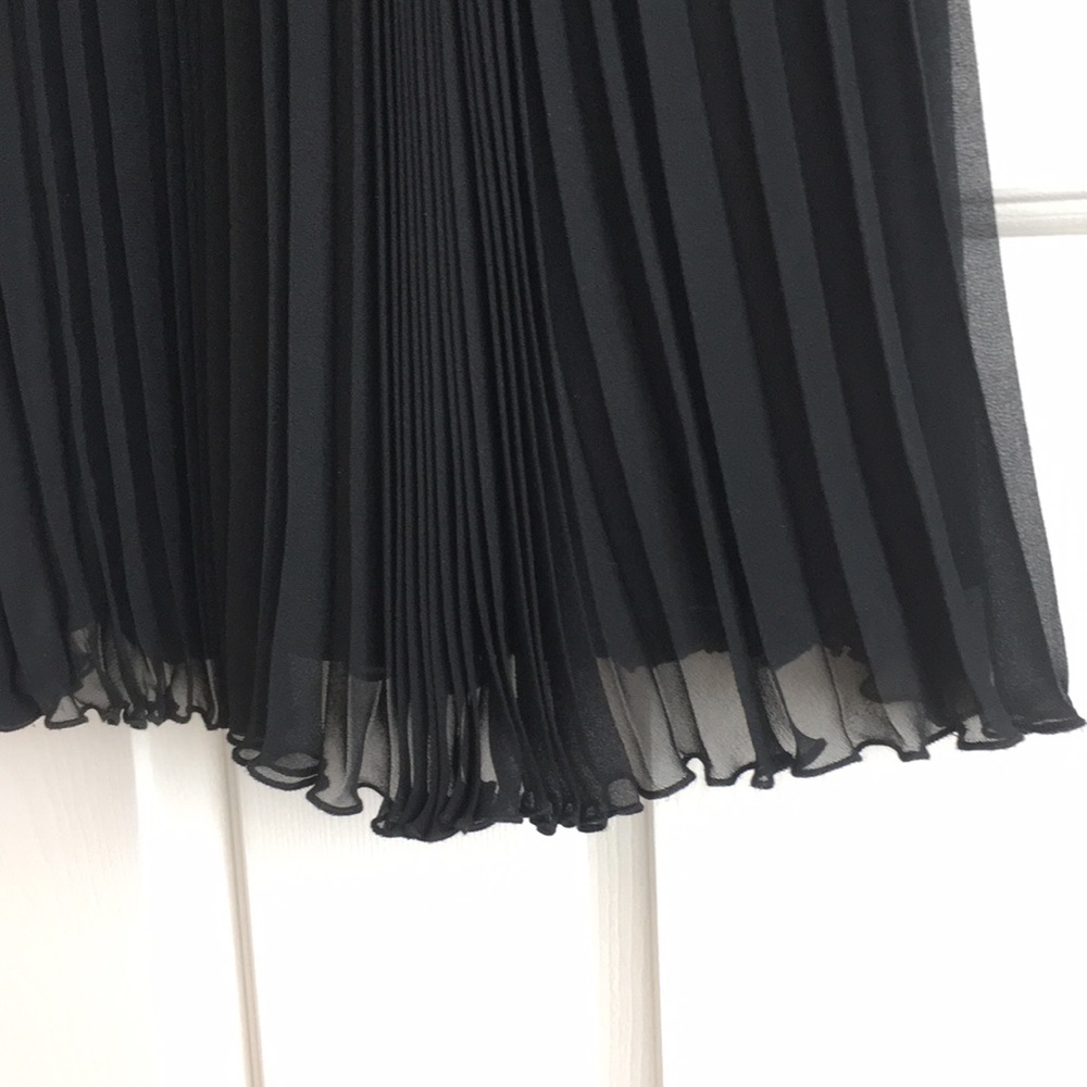 Little Black Dress - Picture 4 of 5